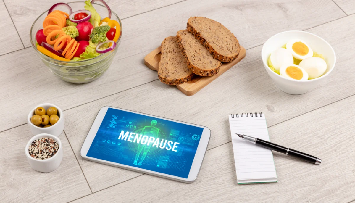 Alimentation et ménopause : les bons réflexes pour rester en forme après 45 ans