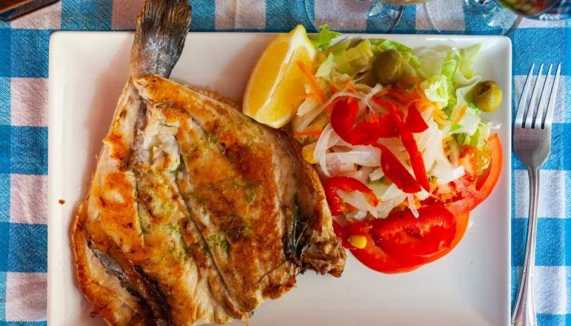 🐟Daurade grillée et salade fraîche