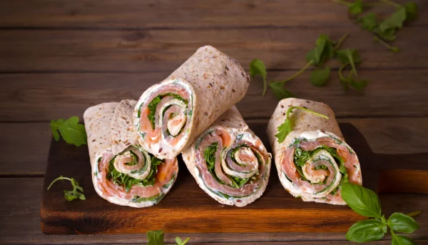 🐟 Mini-wraps au saumon fumé et fromage frais