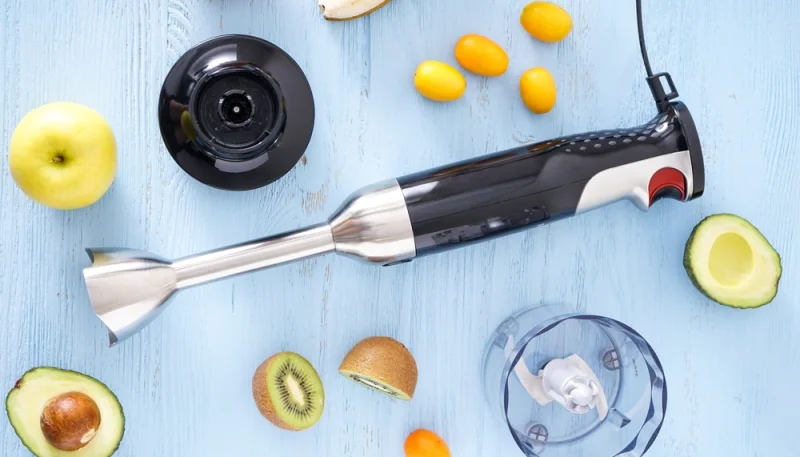 Faut-il investir dans un mixeur plongeant ? On vous dit tout