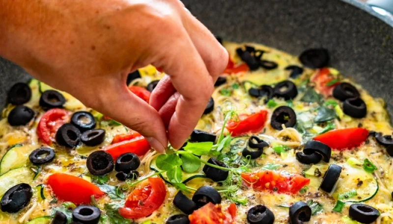 Omelette IG bas aux légumes et herbes fraîches