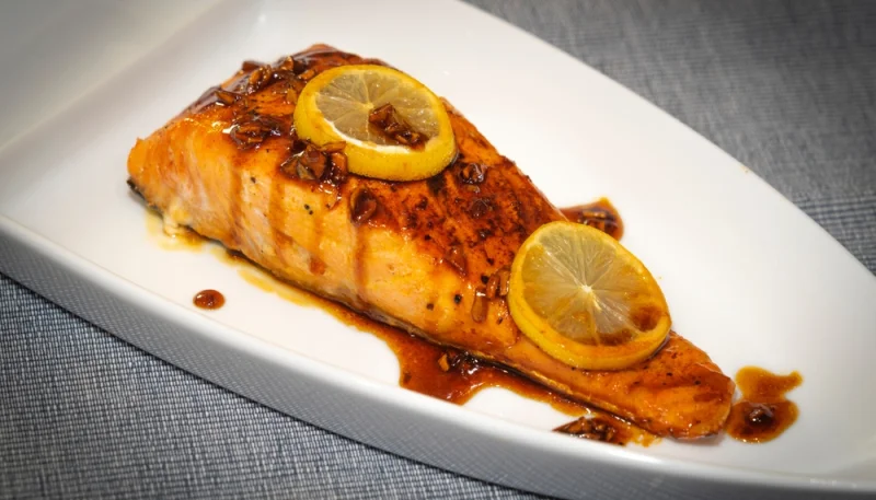 Pavés de saumon marinés au miel et soja