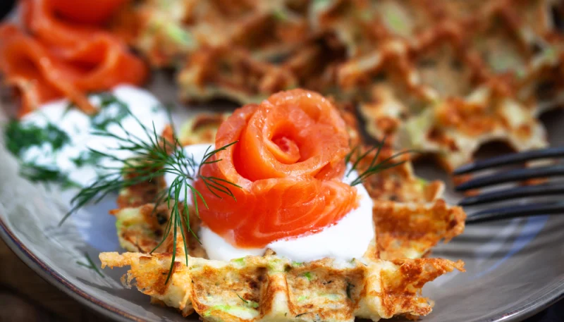 🧇 Gaufres salées aux courgettes et saumon fumé