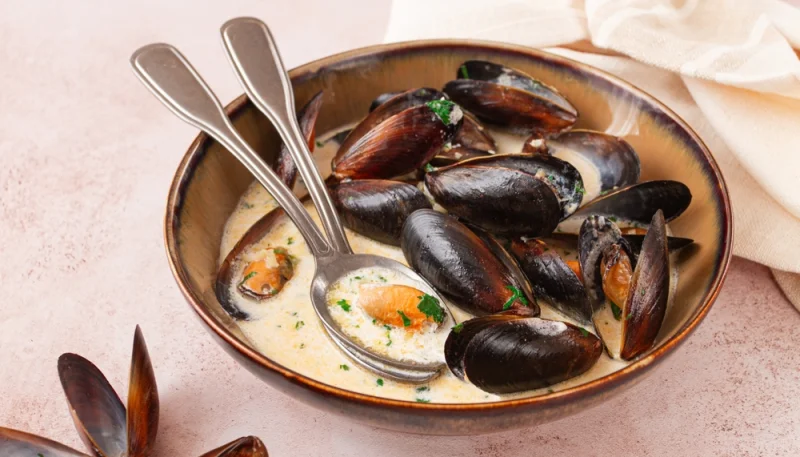 🥘 Moules à la sauce crémeuse à l'ail