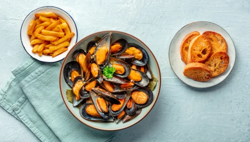 Moules marinières avec frites 🦪🍟🥖