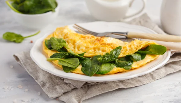 Omelette moelleuse aux épinards