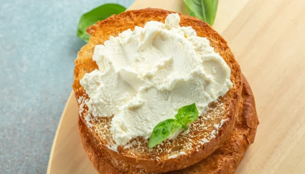 Pain grillé avec du fromage