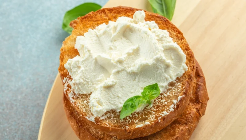 Pain grillé avec du fromage