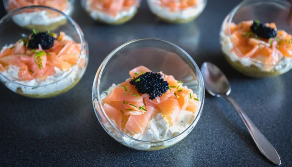 🥗 Verrines de saumon fumé et fromage frais