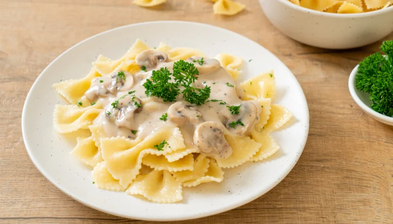 🍄 Pâtes farfalle à la sauce crémeuse aux champignons