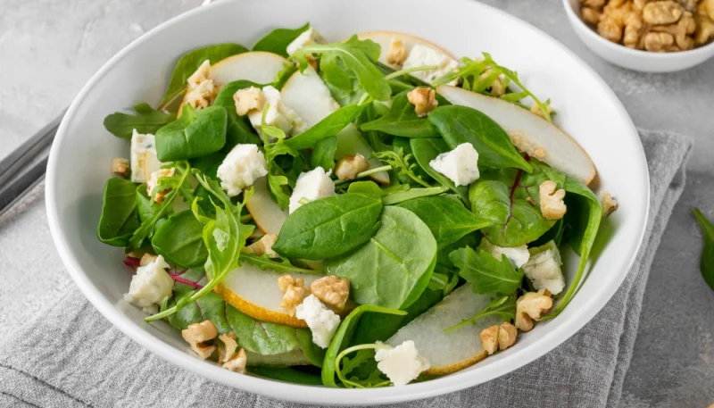 🥗 Salade fraîche épinards, poires, noix & fromage bleu