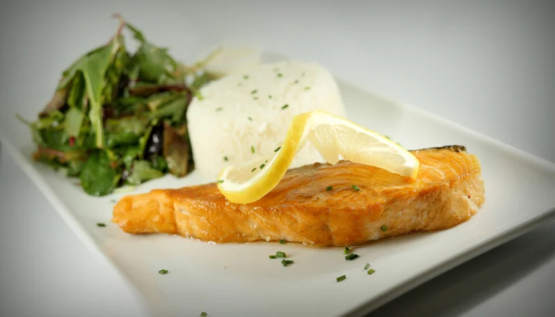 🍋 Saumon poêlé au citron et herbes fraîches
