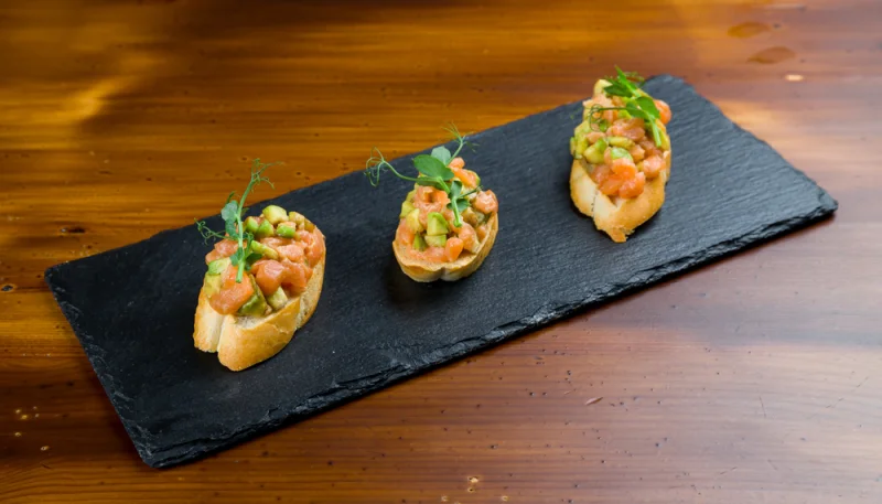 🥑 Bruschetta au saumon et à l’avocat