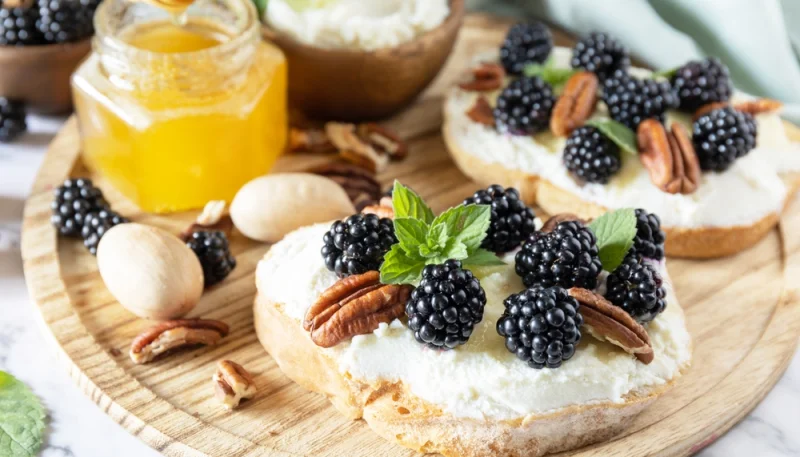 🍯Tartines ricotta, mûres & miel