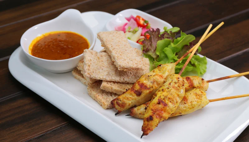 🍢 Brochettes de poulet grillées façon satay