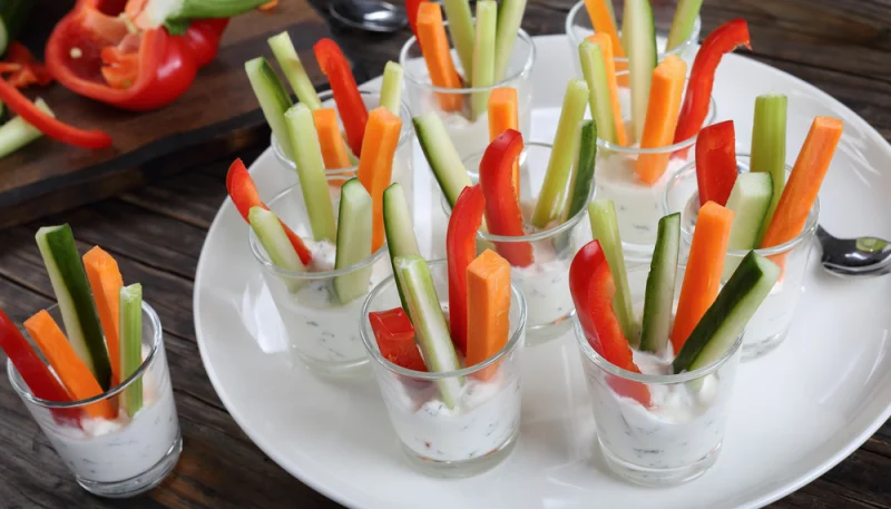 🥕 Verrines de crudités croquantes et sauce au yaourt