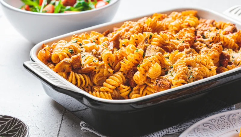 🍝 Gratin de pâtes au poulet et sauce tomate
