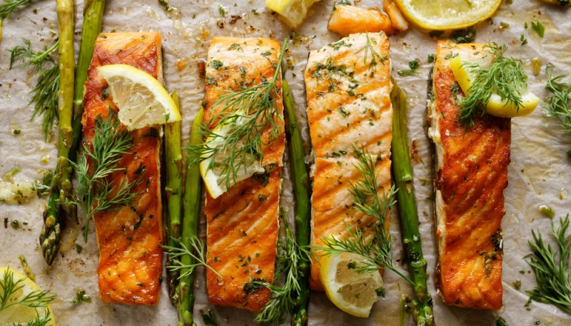 🐟 Saumon rôti au citron et asperges vertes