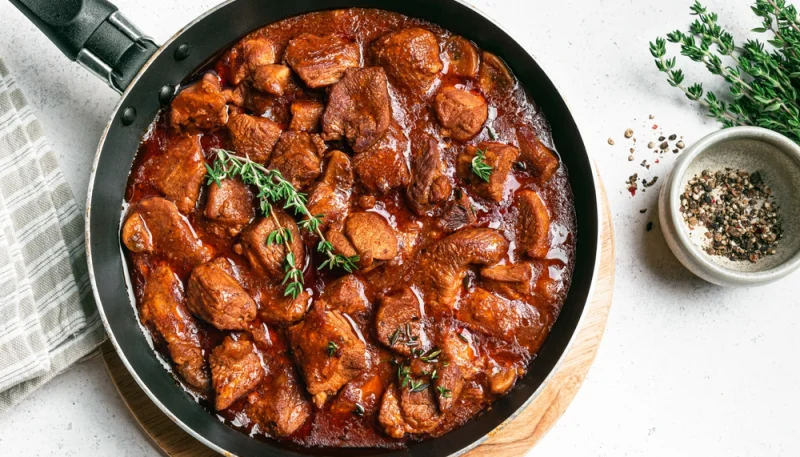 🥩 Ragoût de bœuf mijoté à la sauce tomate