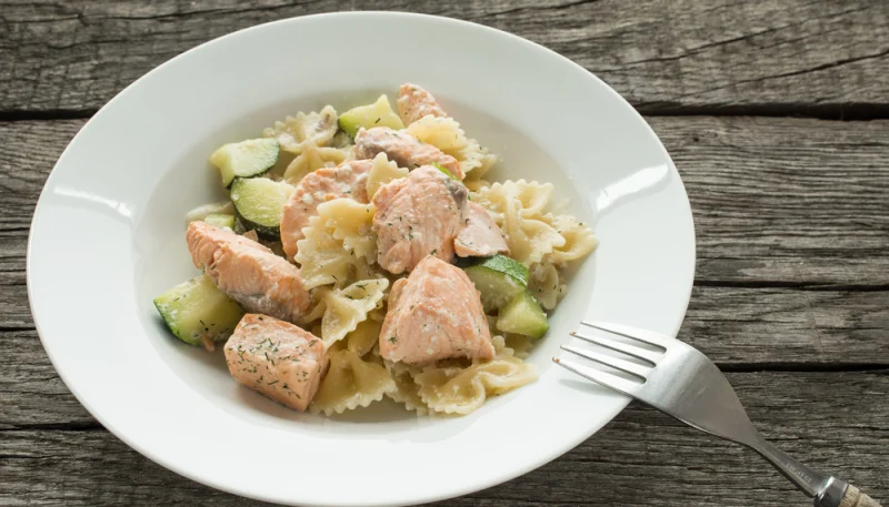 🍝 Pâtes au saumon et courgettes crémeuses