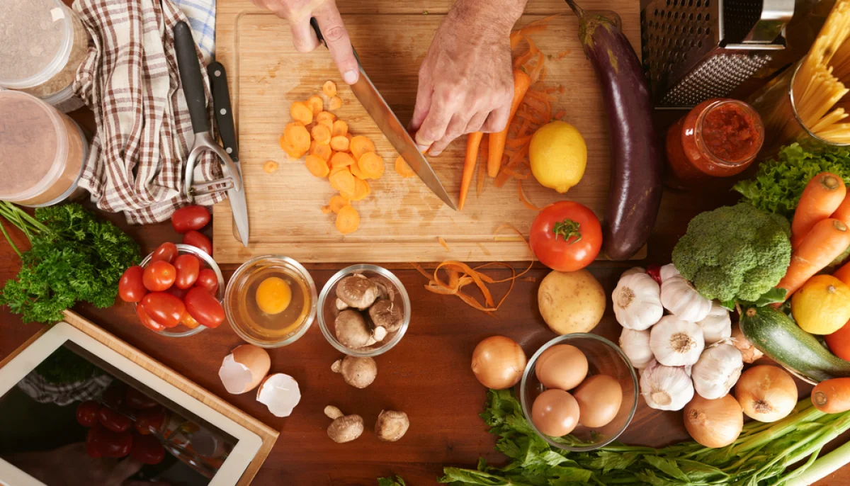 Organisation en cuisine : les bons réflexes pour cuisiner plus facilement