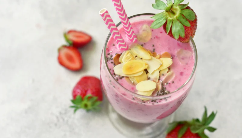 🍓 Smoothie fraise-lait d’amande