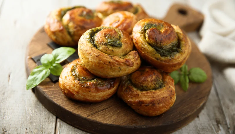 🌿 Feuilletés roulés au pesto maison