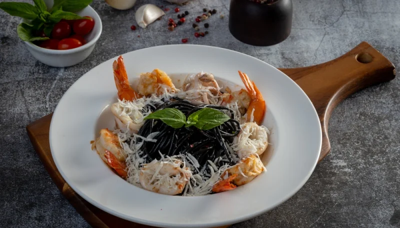 🖤🍤 Spaghetti noirs aux crevettes et parmesan