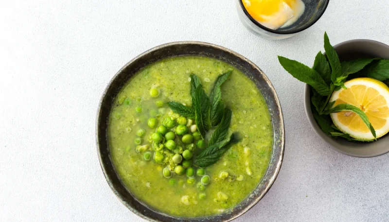 🌿 Velouté printanier de petits pois à la menthe