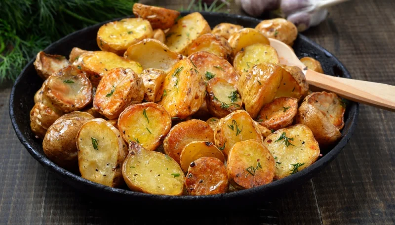 🥔 Pommes de terre rôties à l’ail et aux herbes