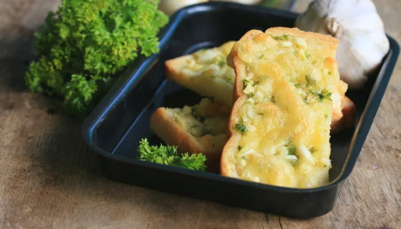 🧄 Pain gratiné à l’ail et fromage