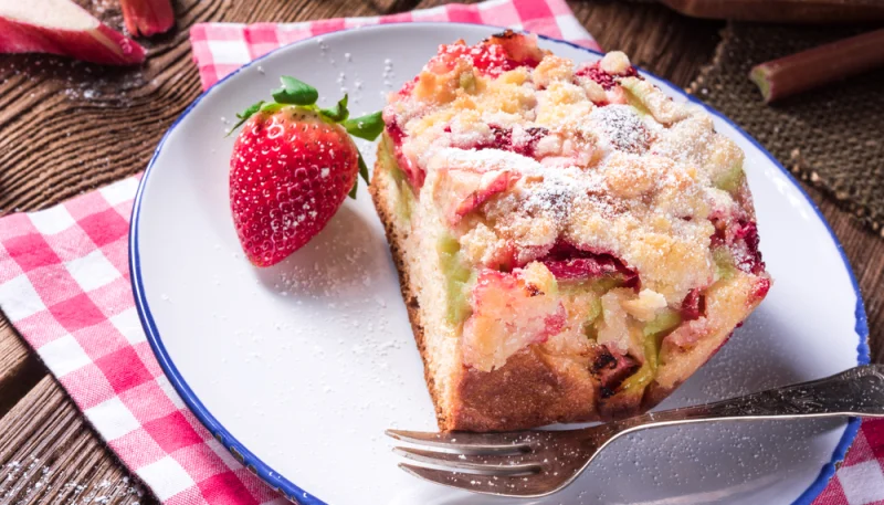 🍓 Cake moelleux fraise-rhubarbe