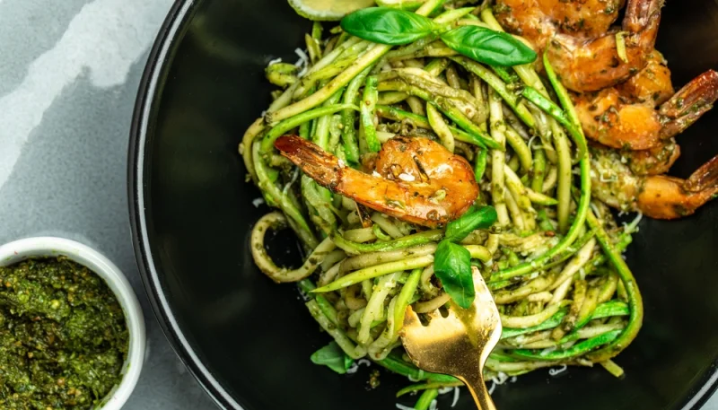 🍤 Spaghettis de courgettes aux crevettes et pesto