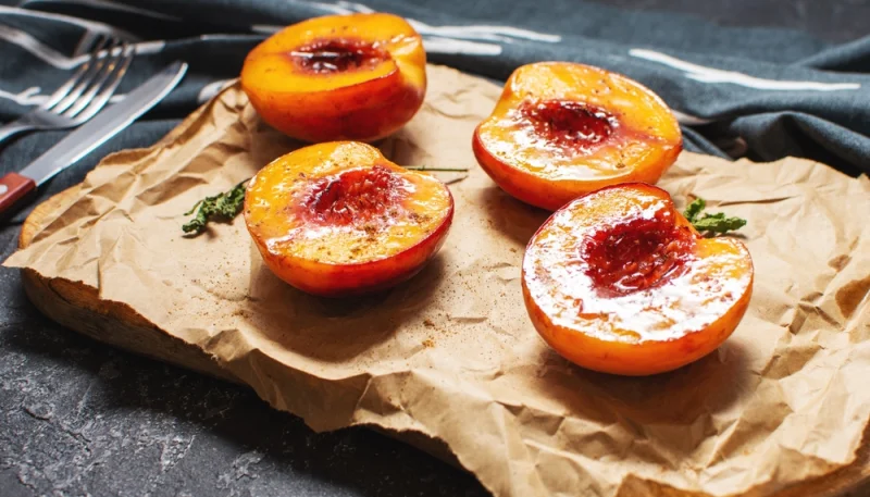 🍑 Pêches rôties au miel et à la cannelle