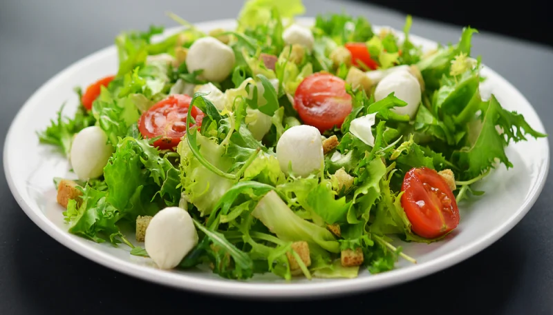 🥗 Salade verte aux billes de mozzarella