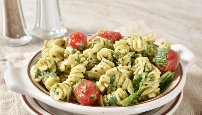 🍝 Salade de pâtes au pesto et tomates cerises
