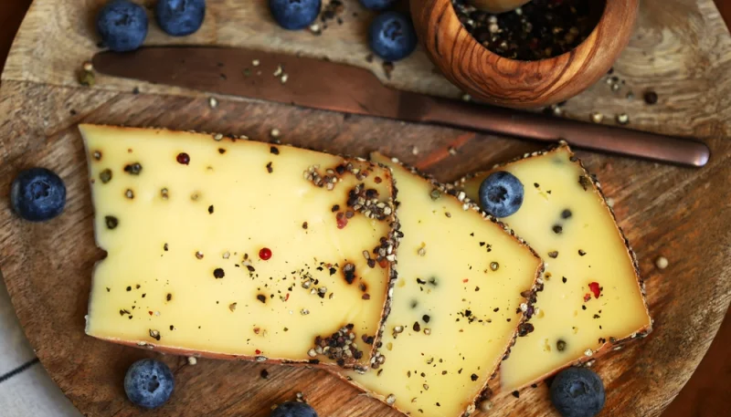 🧀Fromage affiné aux baies et poivre