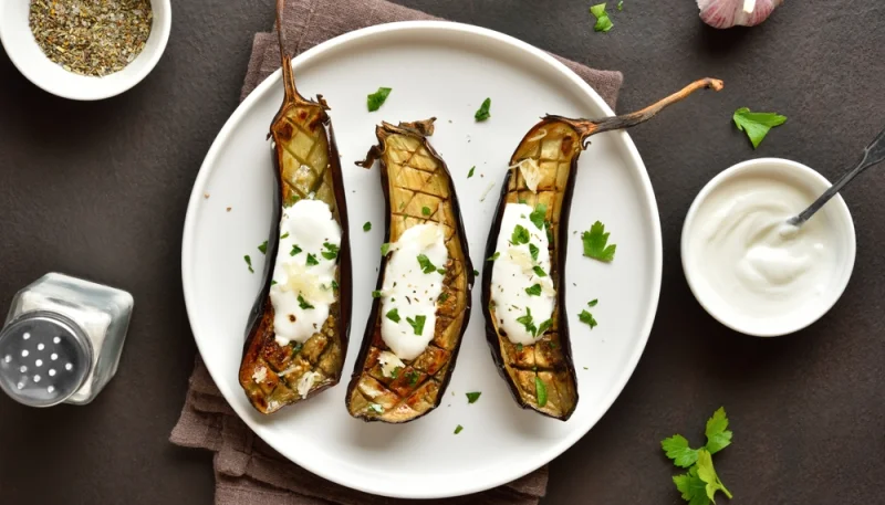 🍆 Aubergines rôties au four et sauce yaourt