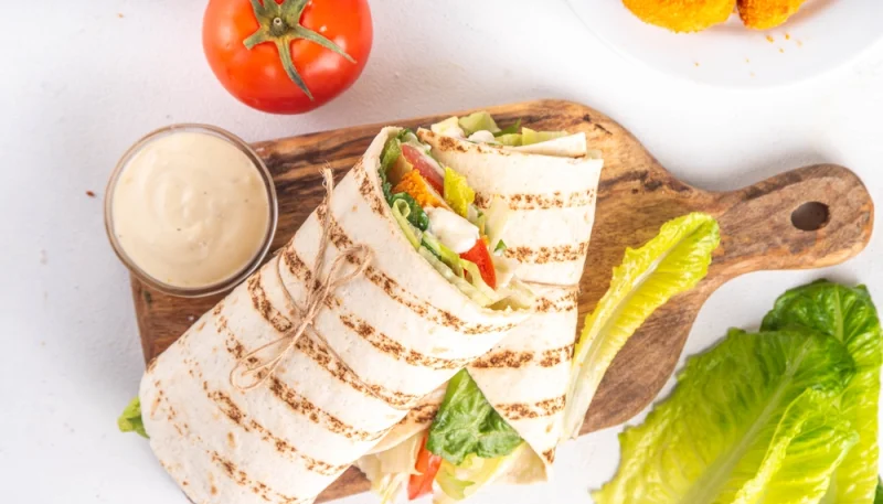 🌯 Wrap poulet croustillant et légumes frais
