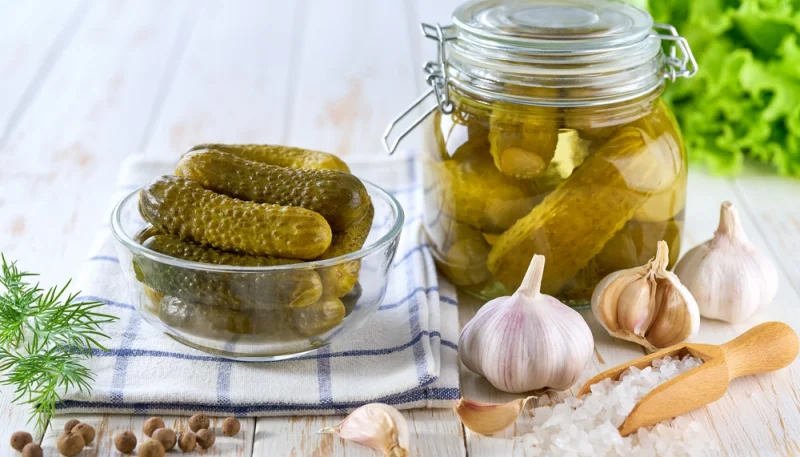 🥒 Cornichons maison croquants à l’ail et aneth