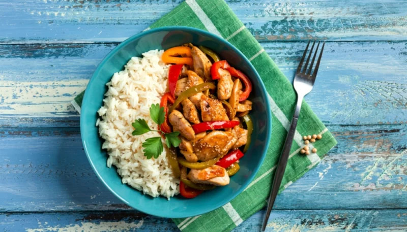 🍗 Poulet sauté aux poivrons et riz