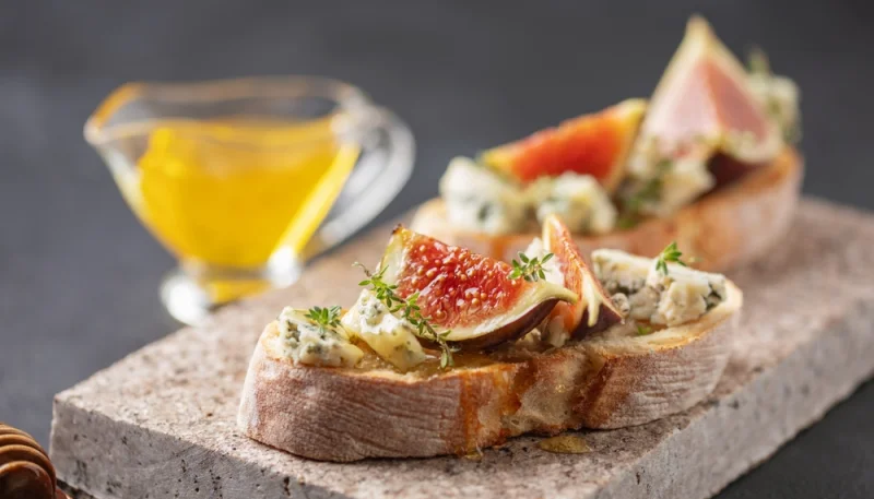 🍞 Tartines figues et fromage bleu au miel