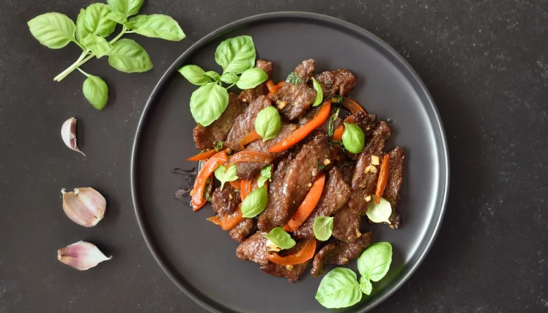 🥩🌶️🌿 Bœuf sauté aux poivrons et basilic