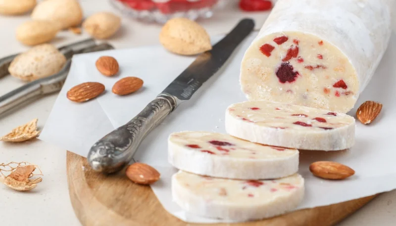 🍓 Nougat glacé aux amandes et fruits rouges