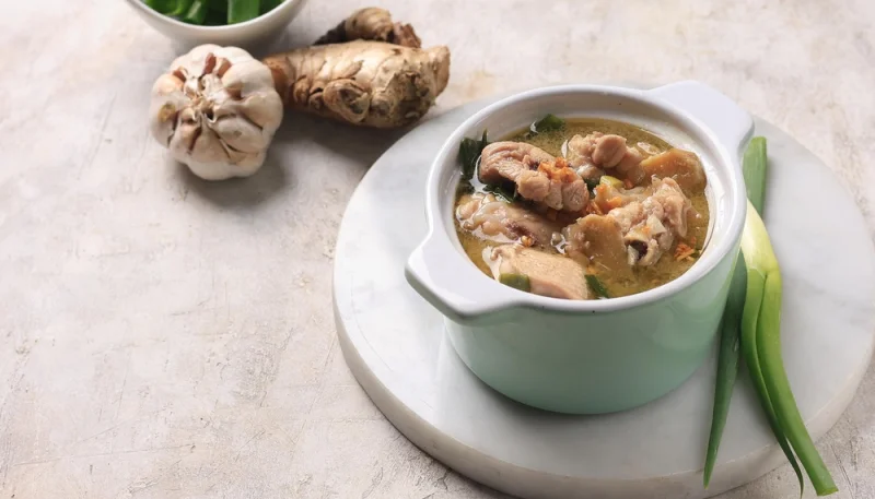 🍲 Soupe de poulet au gingembre facile