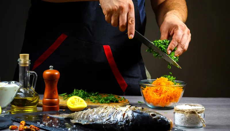 15 astuces de chef pour cuisiner plus vite au quotidien