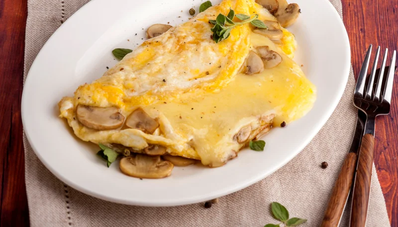 🍳 Omelette fondante aux champignons et fromage