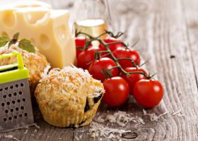Muffins aux tomates cerise