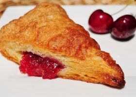 Chaussons aux fruits rouges