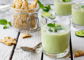 Gaspacho de concombre et d'avocat